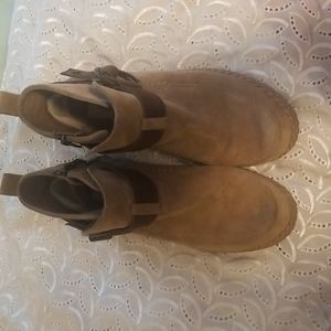 UGG Women's Sloane Ankle Boot